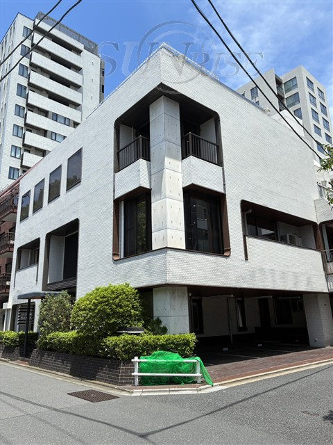 赤坂見附 徒歩3分 構造:鉄骨鉄筋コンクリート造
