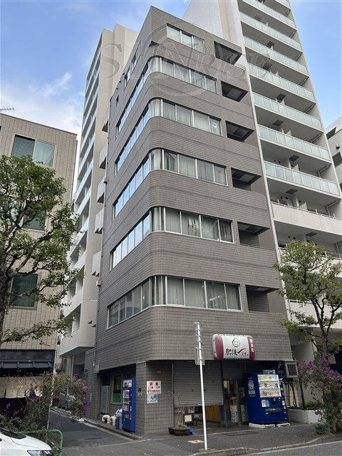 神保町 徒歩6分 構造:鉄骨鉄筋コンクリート造