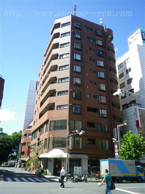 新宿御苑前 徒歩1分 構造:鉄筋コンクリート造